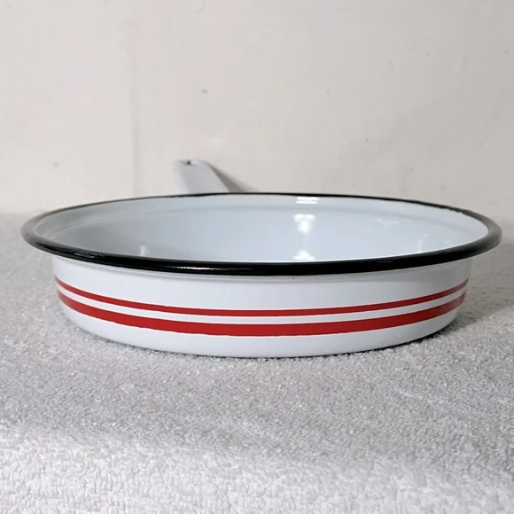 Vintage Chefmate Enamelware White Red Skillet Frying Pan - Picture 5 of 14